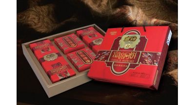 蛋黄白莲蓉月饼75g*1  绿茶味豆蓉月饼75g*1 紫薯豆蓉月饼  75g*3  香芋豆蓉月饼  75g*3